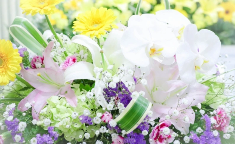 お供えの綺麗な花